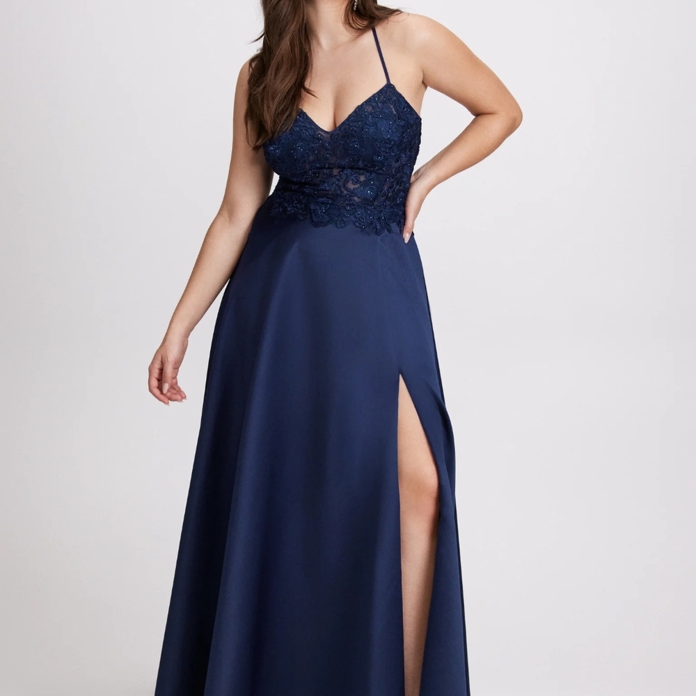 Elegant Navy Blue Evening Gown